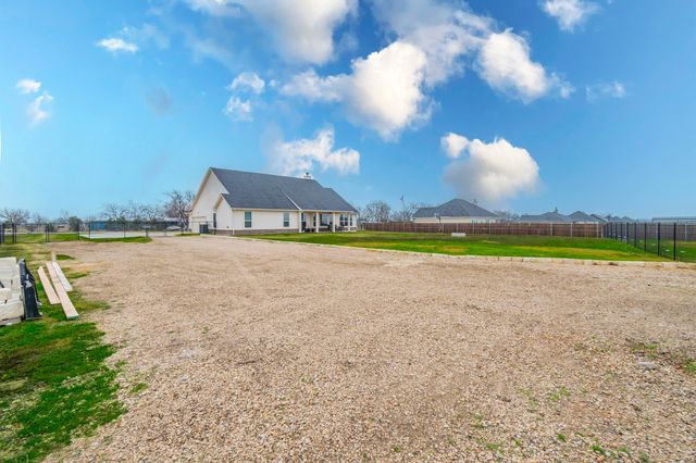 8432 Abner Road, Oak Ridge, TX 75161