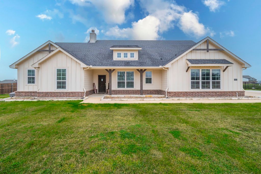 8432 Abner Road, Oak Ridge, TX 75161