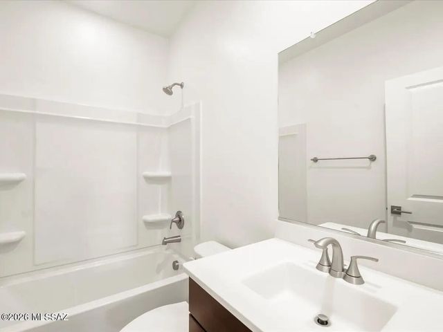 7582 S Kinglet Way, Tucson, AZ 85747