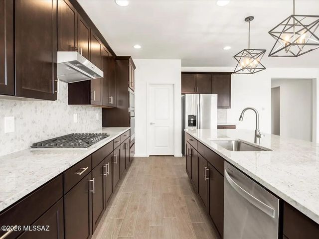 7582 S Kinglet Way, Tucson, AZ 85747