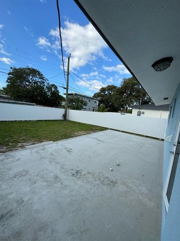 1222 NW 102nd St 2, Miami, FL 33147