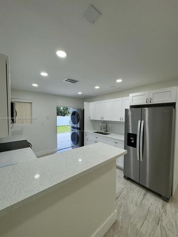 1222 NW 102nd St 2, Miami, FL 33147