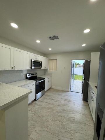 1222 NW 102nd St 2, Miami, FL 33147