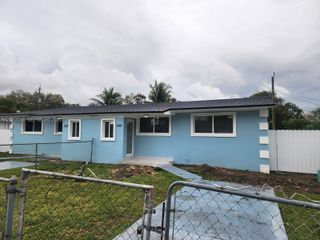 1222 NW 102nd St 2, Miami, FL 33147