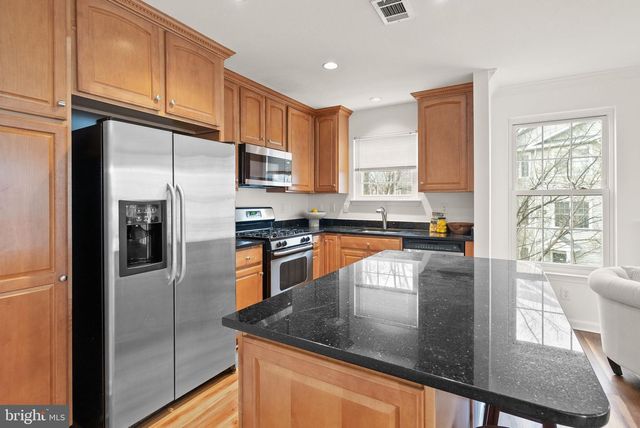 12857 FAIR BRIAR LN, Fairfax, VA 22033