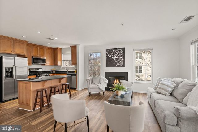 12857 FAIR BRIAR LN, Fairfax, VA 22033