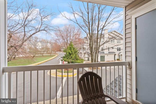 12857 FAIR BRIAR LN, Fairfax, VA 22033