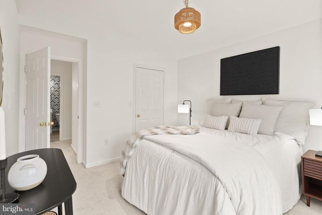 12857 FAIR BRIAR LN, Fairfax, VA 22033