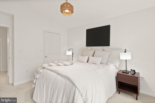 12857 FAIR BRIAR LN, Fairfax, VA 22033