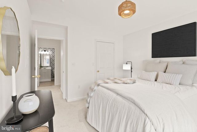 12857 FAIR BRIAR LN, Fairfax, VA 22033