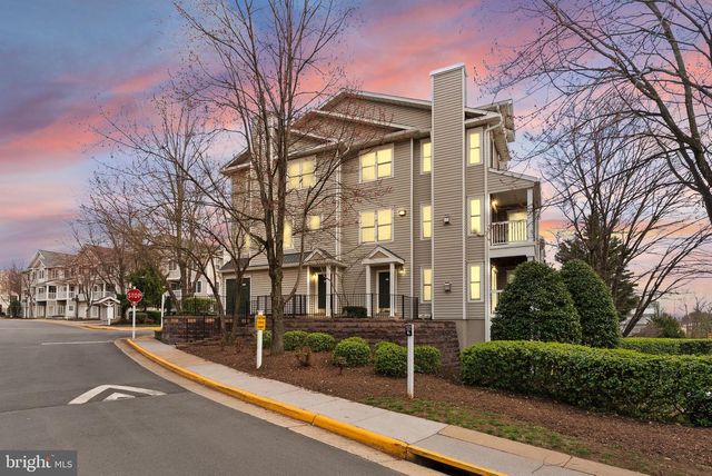 12857 FAIR BRIAR LN, Fairfax, VA 22033