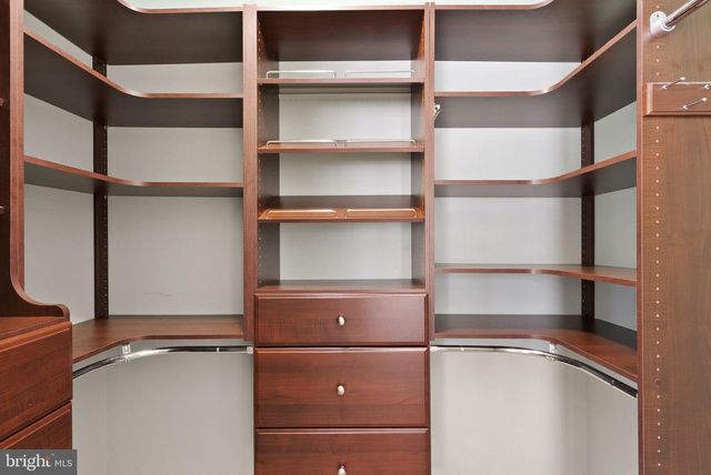 12857 FAIR BRIAR LN, Fairfax, VA 22033