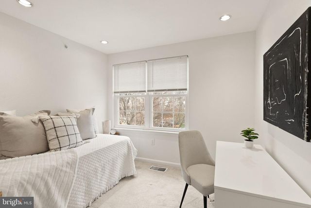 12857 FAIR BRIAR LN, Fairfax, VA 22033