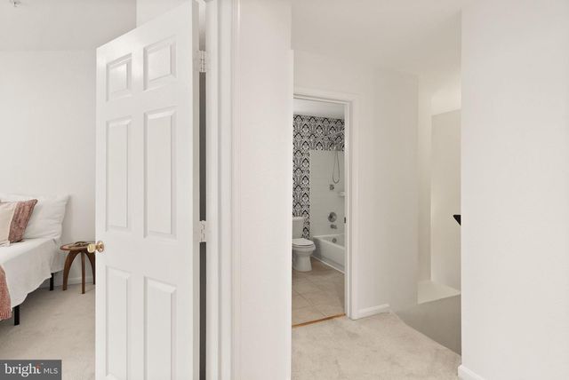 12857 FAIR BRIAR LN, Fairfax, VA 22033