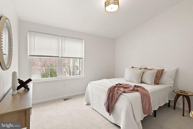 12857 FAIR BRIAR LN, Fairfax, VA 22033