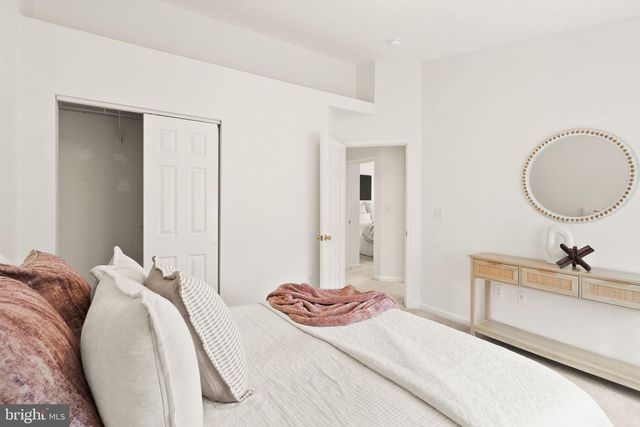 12857 FAIR BRIAR LN, Fairfax, VA 22033