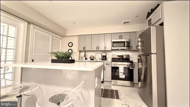 21 E CHURCH ST, Bordentown, NJ 08505