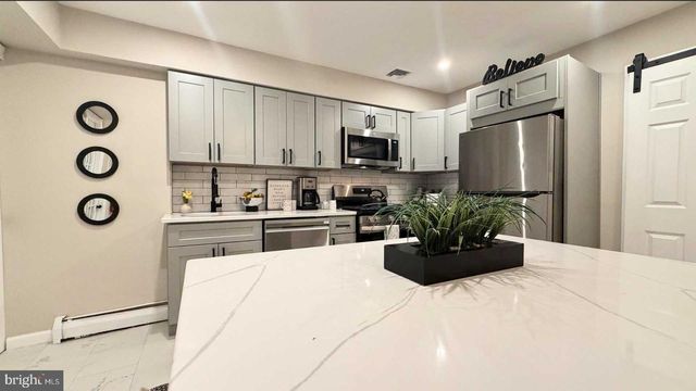 21 E CHURCH ST, Bordentown, NJ 08505