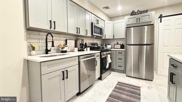 21 E CHURCH ST, Bordentown, NJ 08505