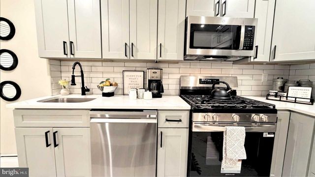 21 E CHURCH ST, Bordentown, NJ 08505