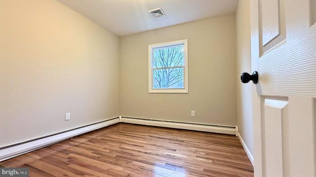 21 E CHURCH ST, Bordentown, NJ 08505