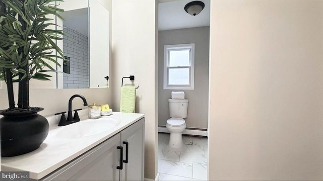 21 E CHURCH ST, Bordentown, NJ 08505