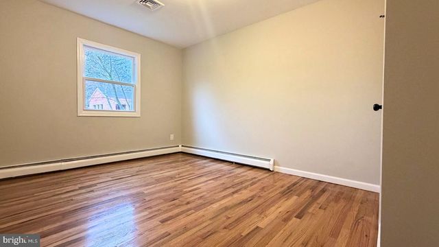 21 E CHURCH ST, Bordentown, NJ 08505