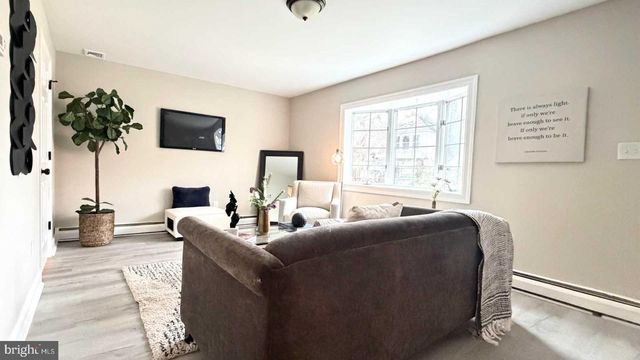 21 E CHURCH ST, Bordentown, NJ 08505