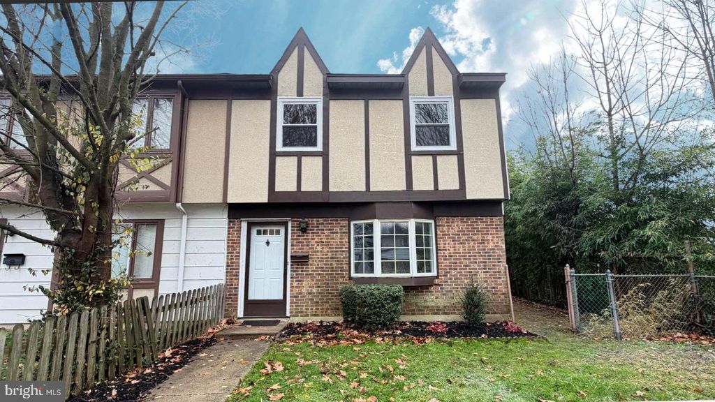 21 E CHURCH ST, Bordentown, NJ 08505