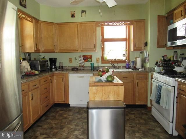 1734 ALMOND RD, Vineland, NJ 08360