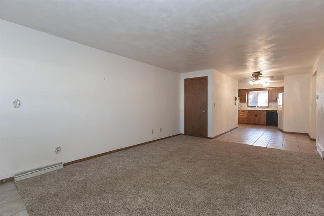 500 S KENSINGTON DRIVE, Appleton, WI 54915