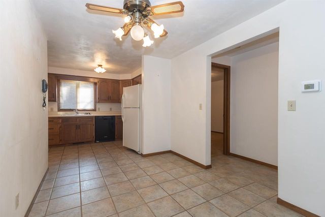 500 S KENSINGTON DRIVE, Appleton, WI 54915