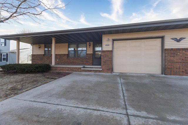 500 S KENSINGTON DRIVE, Appleton, WI 54915