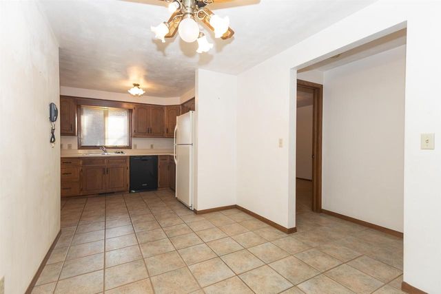 500 S KENSINGTON DRIVE, Appleton, WI 54915