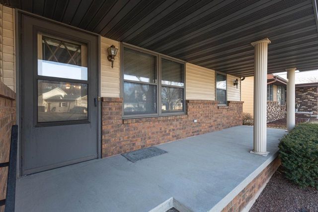 500 S KENSINGTON DRIVE, Appleton, WI 54915