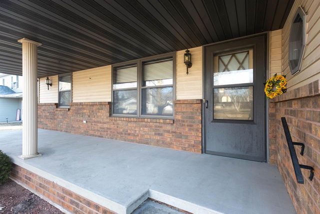 500 S KENSINGTON DRIVE, Appleton, WI 54915