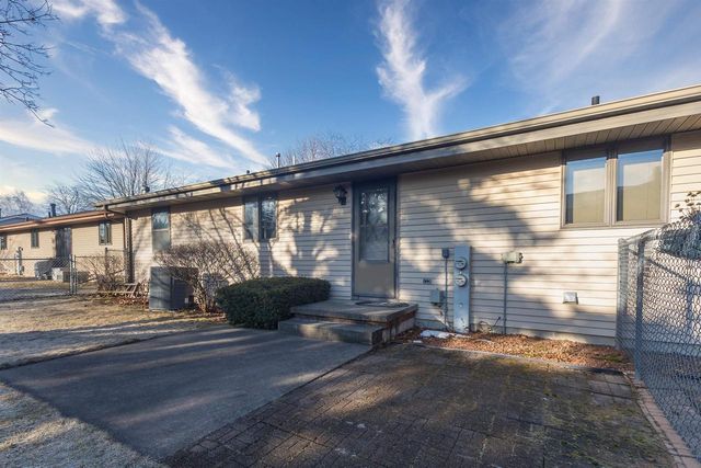 500 S KENSINGTON DRIVE, Appleton, WI 54915