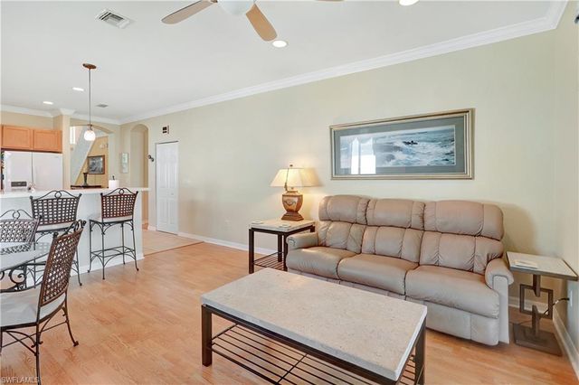 1892 Par DR, Naples, FL 34120