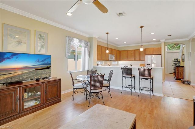 1892 Par DR, Naples, FL 34120