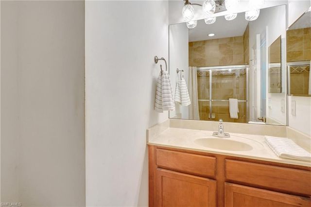 1892 Par DR, Naples, FL 34120