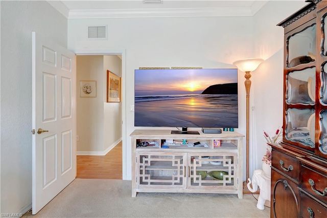 1892 Par DR, Naples, FL 34120