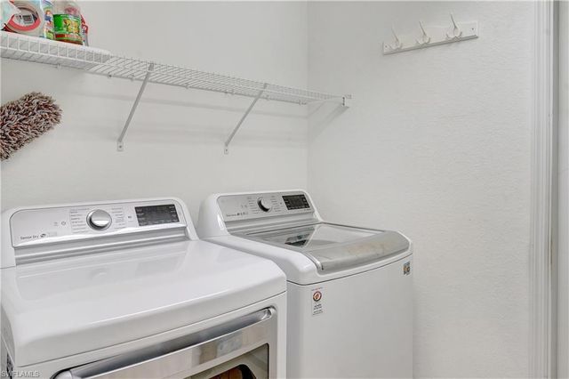 1892 Par DR, Naples, FL 34120