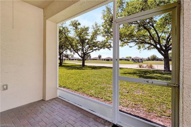 1892 Par DR, Naples, FL 34120