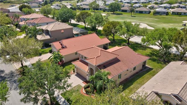 1892 Par DR, Naples, FL 34120