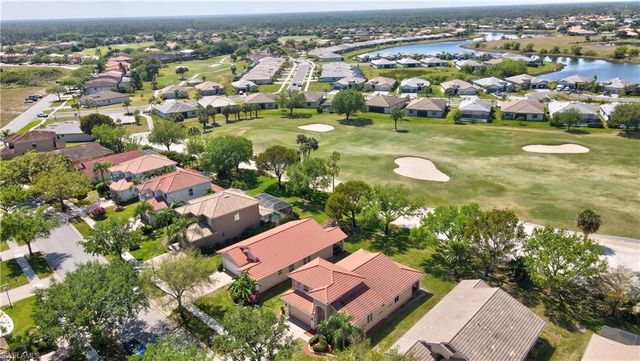 1892 Par DR, Naples, FL 34120