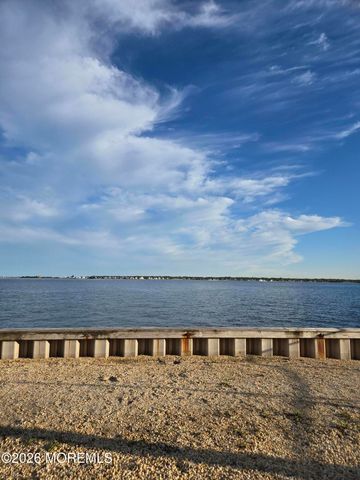 807 Mckinley Avenue, Toms River, NJ 08753