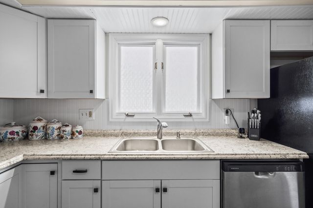 524 BARROW ST, Moberly, MO 65270