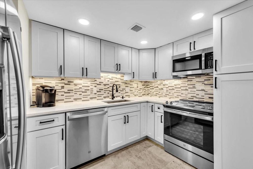 3909 N Ocean Boulevard 210, Fort Lauderdale, FL 33308