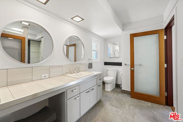 2672 Veteran Avenue, Los Angeles, CA 90064