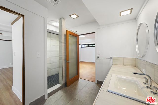 2672 Veteran Avenue, Los Angeles, CA 90064